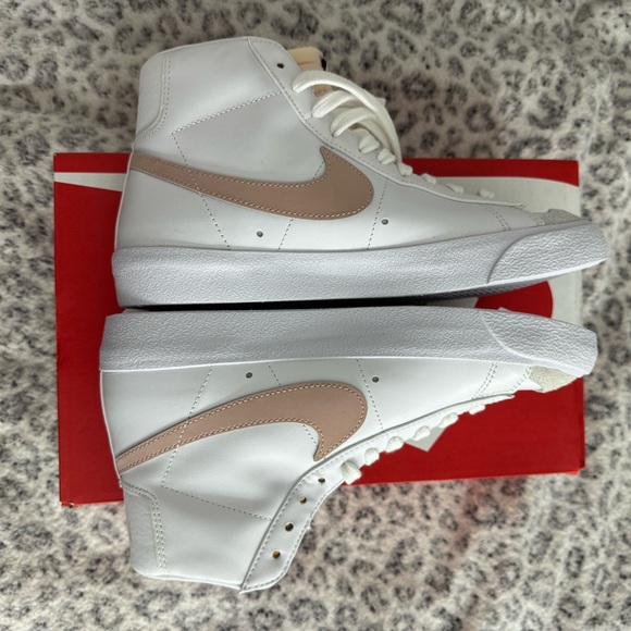 Nike Blazer Mid ‘77 Pink Oxford - Picture 4 of 6